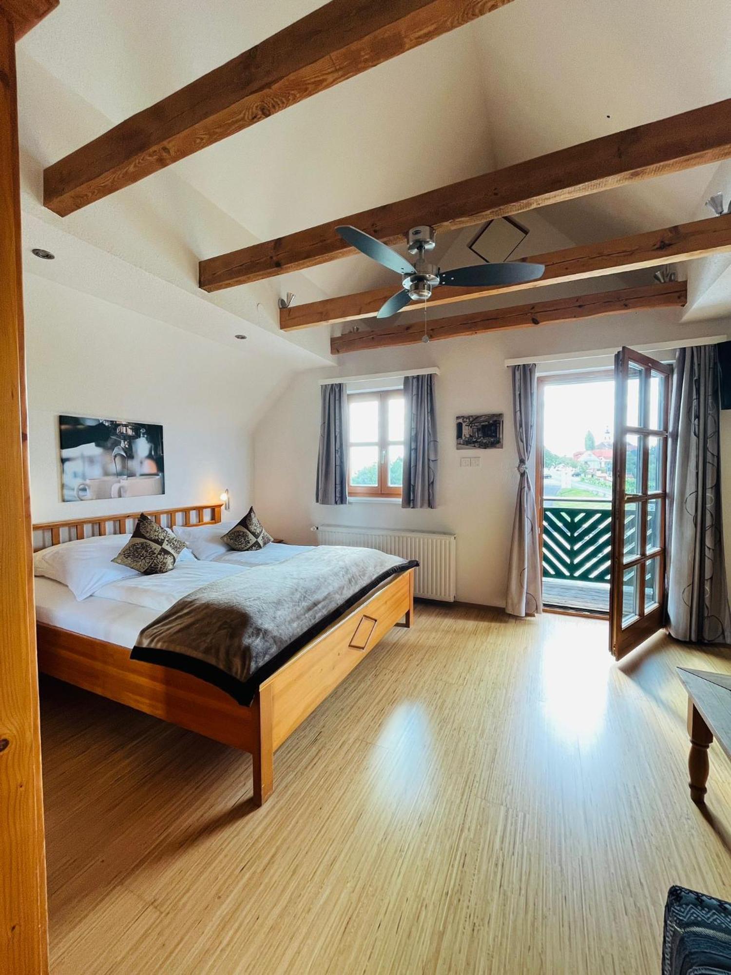 Wohlmuth-Lueckl Hotel Kitzeck im Sausal Ruang foto